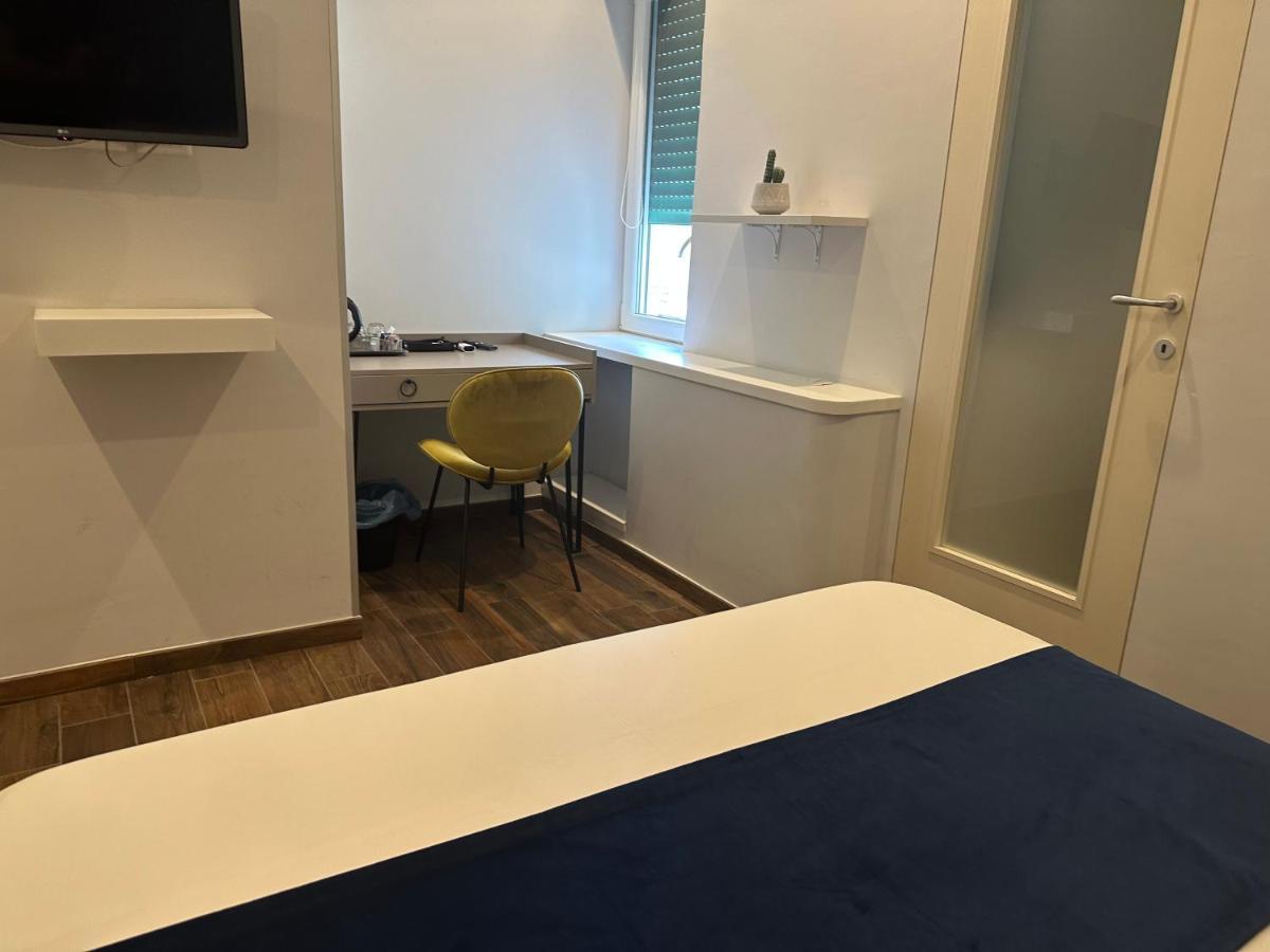 Hotiday Room Collection - Napoli Botanique Экстерьер фото